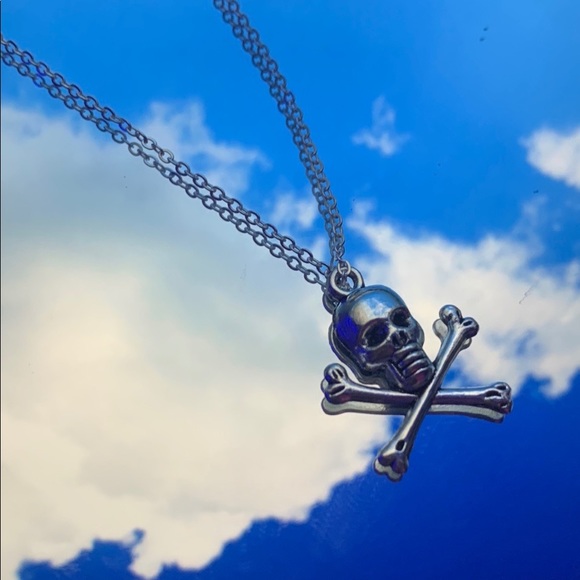 handmade skull necklace!! - Picture 1 of 3